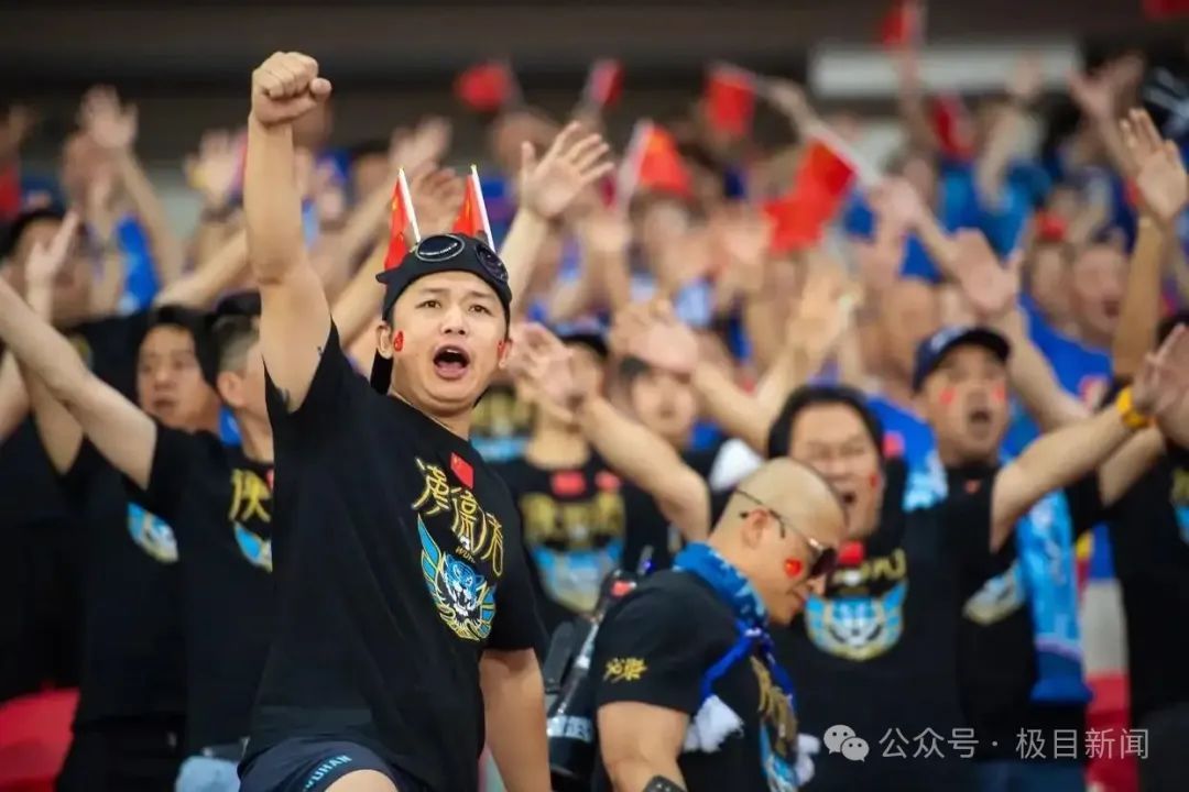 武汉女足，亚洲冠军！全场沸腾，见证历史！