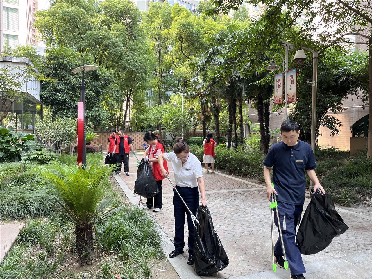 武汉3.4万人参与清洁家园行动，让城市更加洁净美丽