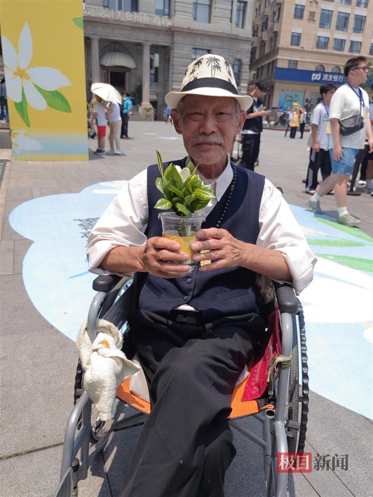 武汉满城栀子花，全国多地游客免费领到了！