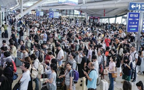 端午小长假第一波客流高峰已抵达！旅客：预报明天下大雨，提前出行