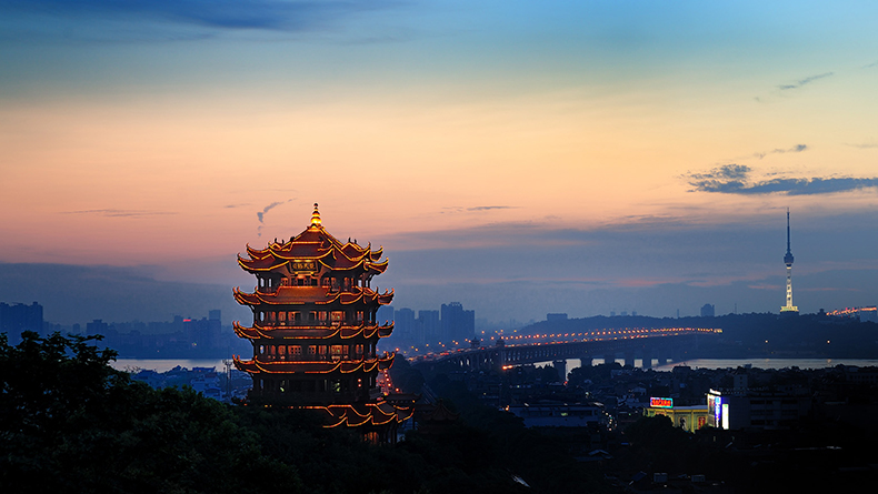 夜幕下的黄鹤楼
