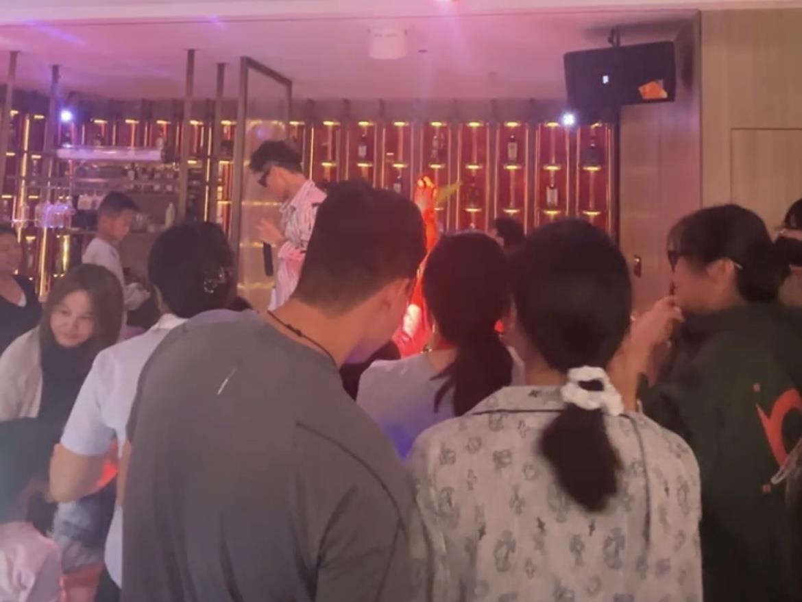 武汉又现海底捞“夜店”，官方证实：武汉首家