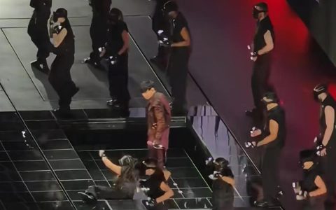 伴舞踩空摔下升降台，林俊杰中断演唱会搀扶