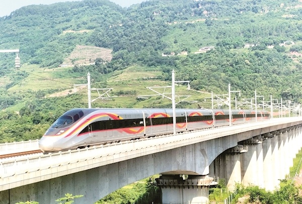 渝厦高铁重庆段通车 与黔张常铁路串联并网 恩施州两县到重庆主城区只需1个多小时