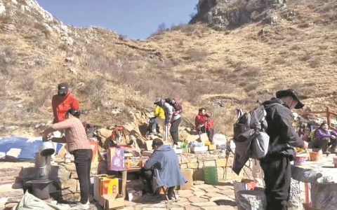 在南太行徒步买饮料付款6元失败 驴友全网寻找卖水的阿姨