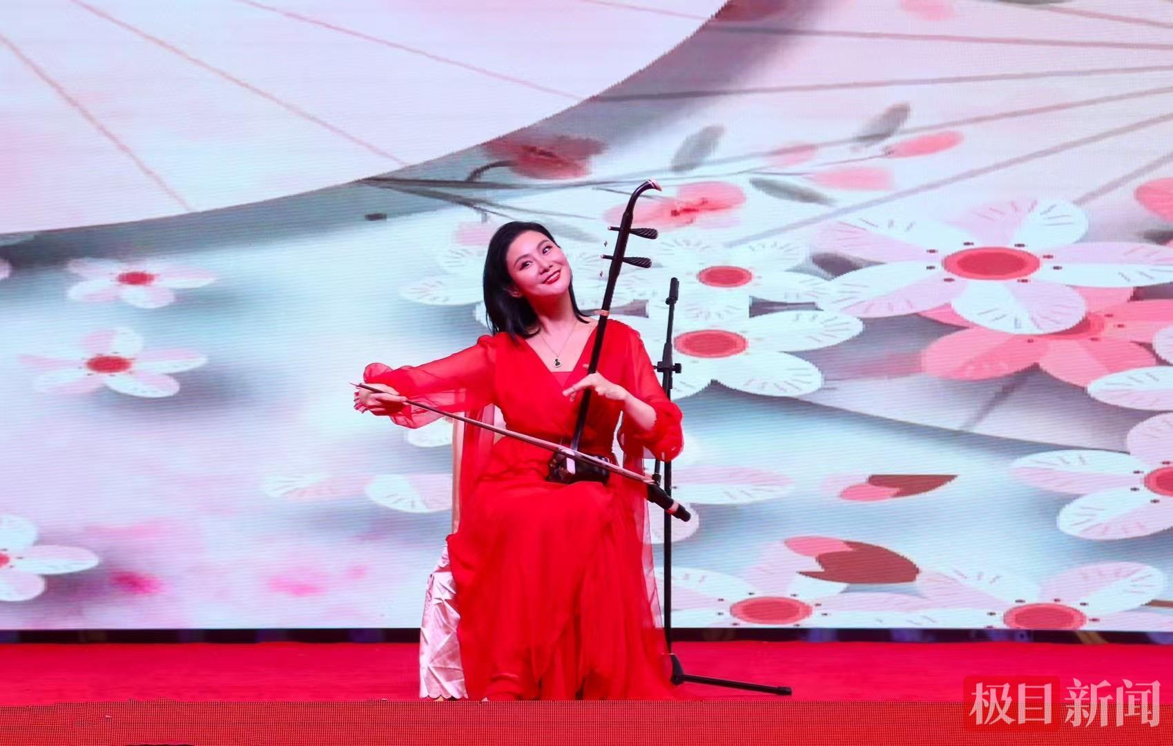 14岁破格入剧院，抖音粉丝超120万，87年女首席：这辈子我与二胡密不可分