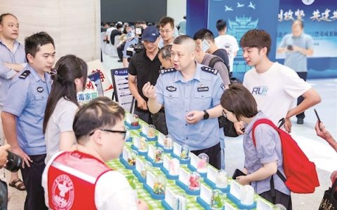 “这个展，我一定要带孩子来！” 湖北禁毒成果展迎首批参观者