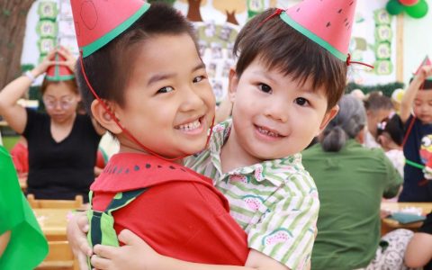 西瓜撞上端午节！武汉萌娃变身“小瓜农”，幼儿园里玩转“甜蜜派对”