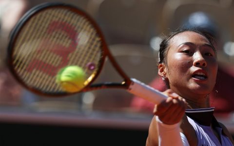 儿童节这天，郑钦文和萨巴伦卡都要“翻山”