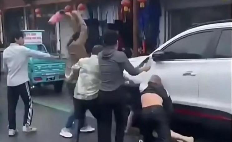 游客在桃花潭因停车纠纷被围殴？当地文旅局道歉，商户：涉事土菜馆已关门