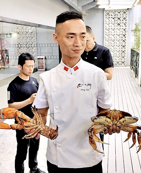 鲜花和龙虾从天降 汉商低空港启动运营