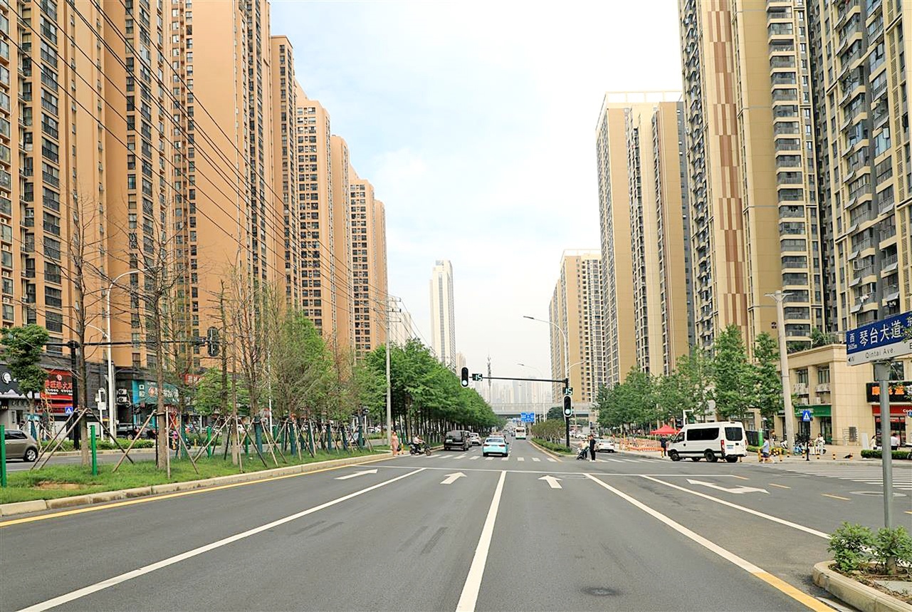 汉阳琴台大道大变样 曾经的搓板路拓宽到八车道