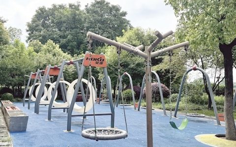 武汉杨春湖公园 20个秋千陪你荡回童年