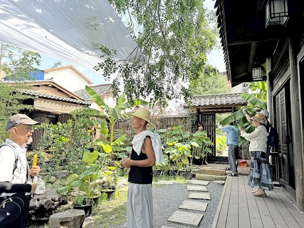 为了女儿的摄影事业  他一砖一瓦亲自动手 孝感爸爸三年建了一座古风小院