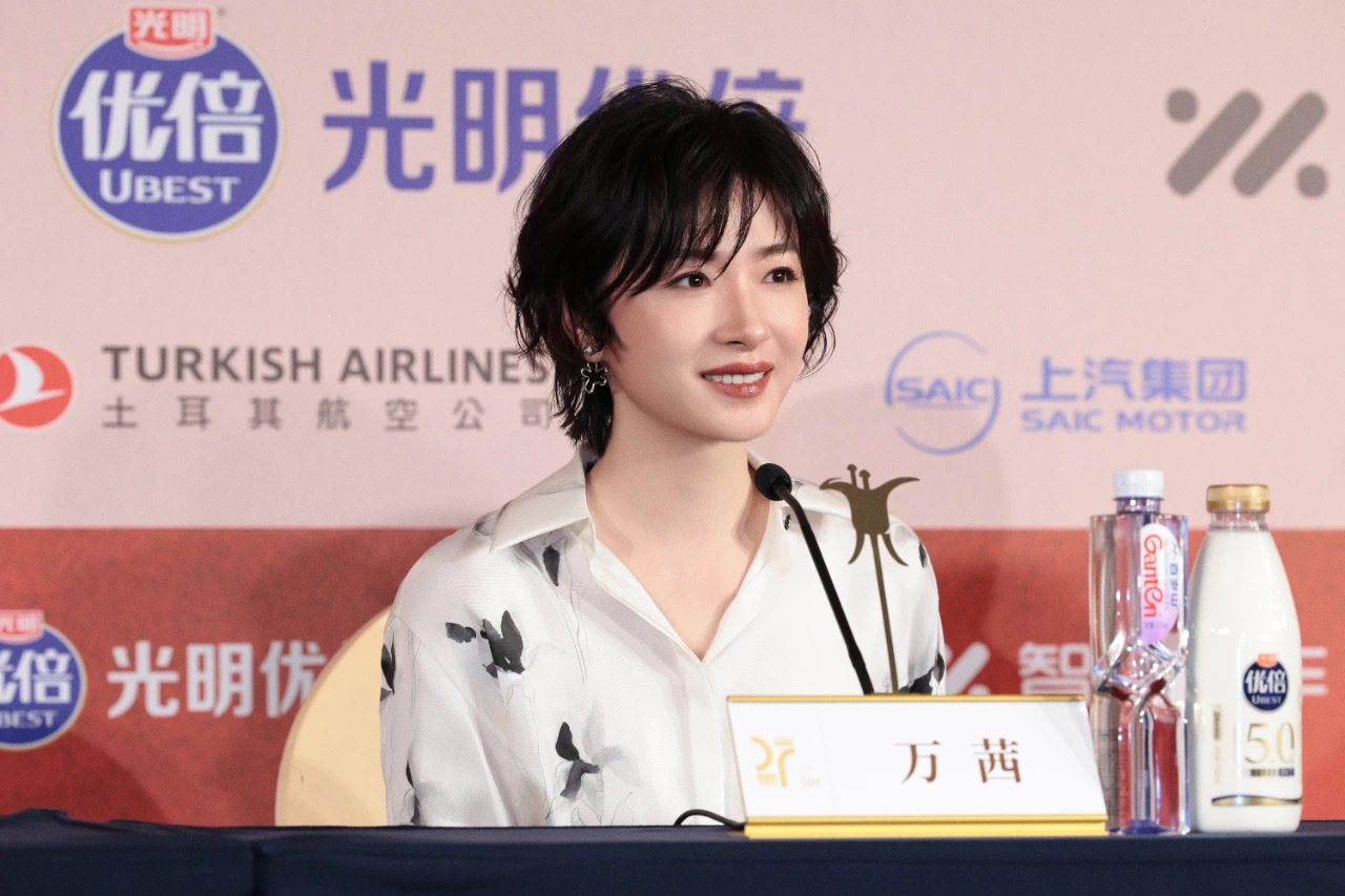 上海电影节刚刚颁奖，中国女演员万茜拿下“影后”！雷佳音盛赞这位师姐：她在我心里就是影后！