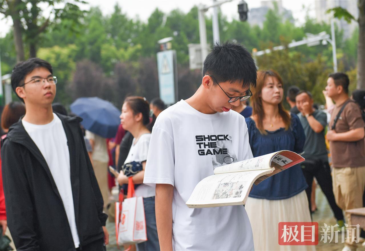 湖北黄冈：62097名学生参加高考