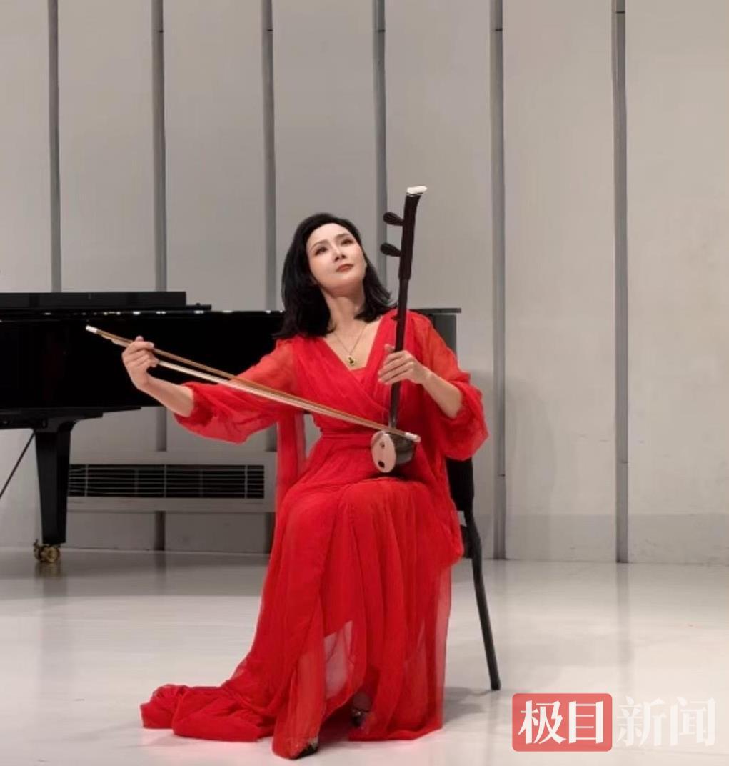 14岁破格入剧院，抖音粉丝超120万，87年女首席：这辈子我与二胡密不可分