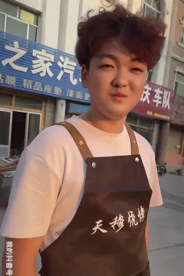 205斤山东小伙被大风吹倒，头部着地滚翻，当事人：阵风持续约5分钟，人没受伤