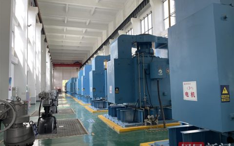 全城迎战强降雨：排水队员提前到达易渍水点，通宵值守“等雨来”