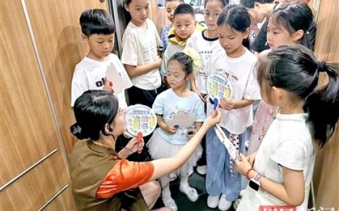 列车开了暑期“小课堂”