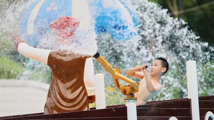 2025年武汉“奔跑吧·少年”夏令营活动启动  40家游泳场馆对中小学生免费