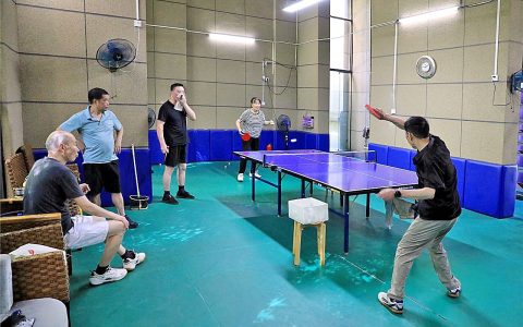 健身看书议事 小区架空层变身“开心乐园”