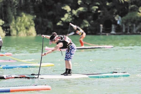 8岁学游泳12岁登顶全国赛事 武汉小学生获全国桨板公开赛冠军