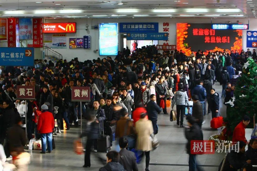 傅家坡客运站正在拆除，全国网友留言写满青春回忆，市民建议：可将留言纳入规划展示