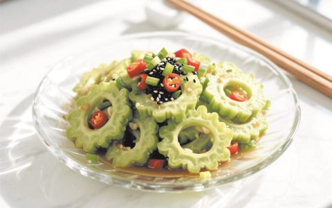 中医推荐三道简单易做的夏日养生佳品 一菜一粥一茶清热解暑又开胃