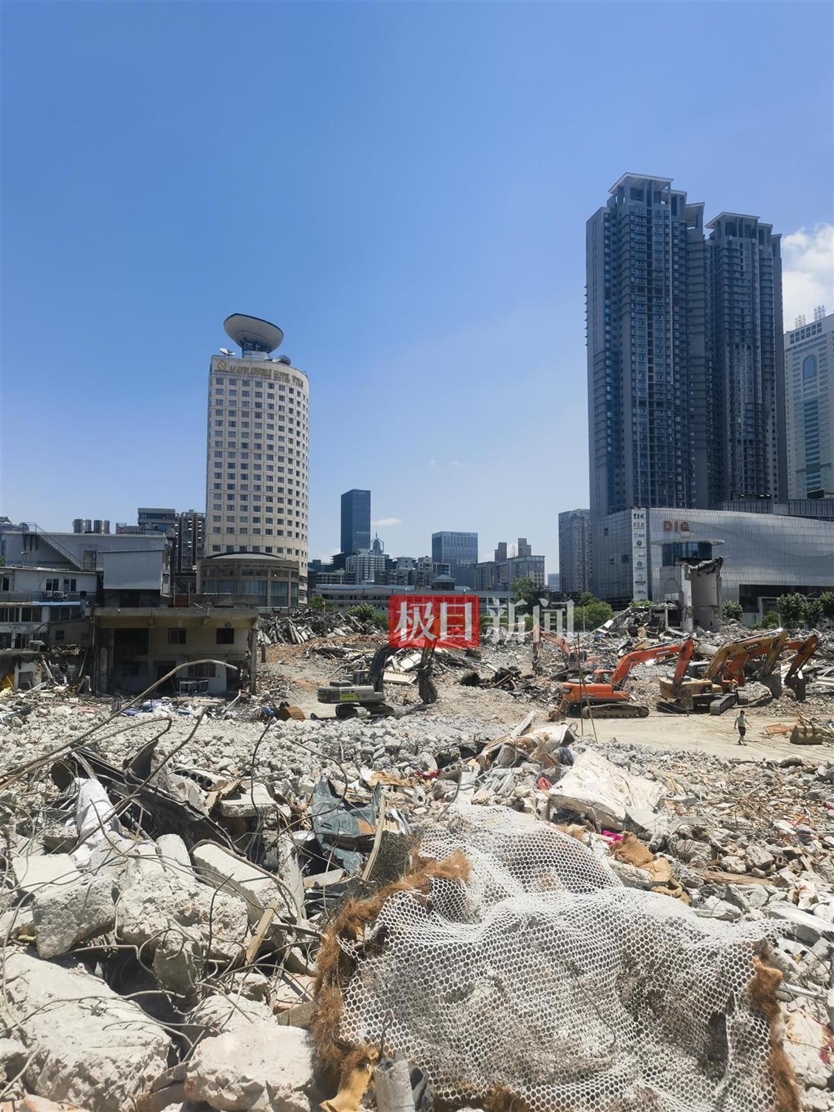 傅家坡客运站正在拆除，全国网友留言写满青春回忆，市民建议：可将留言纳入规划展示