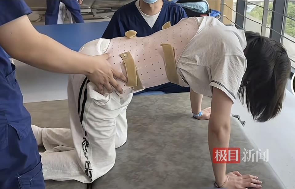 男子驾车致女友截瘫后失联，女方称男方曾承诺照顾她一辈子，现在后续费用无人承担，律师建议