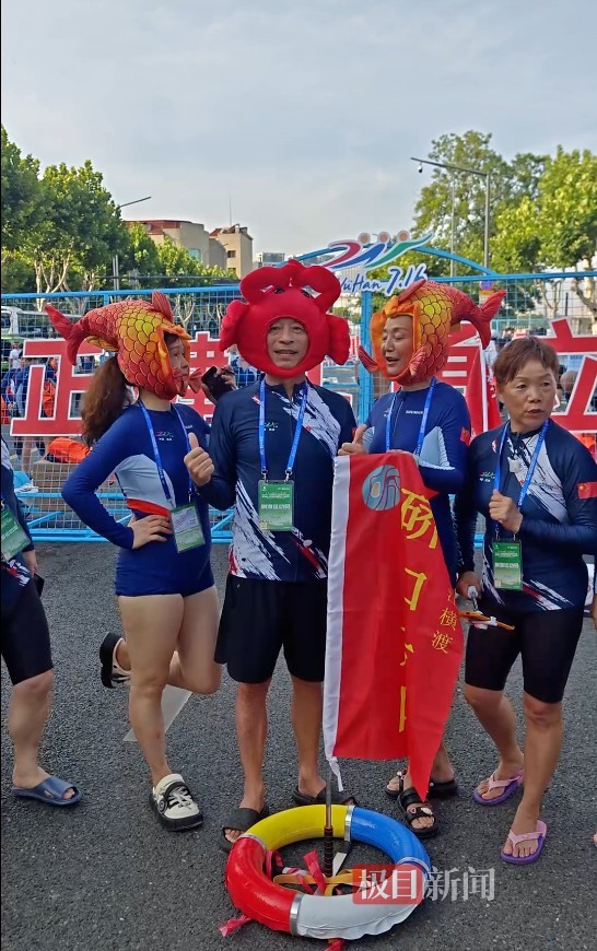 刚刚，长江桥头围满了人