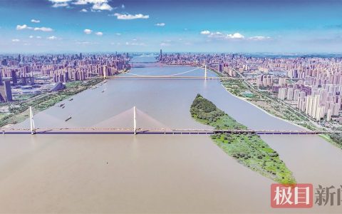 又见武汉蓝  一眼望六桥