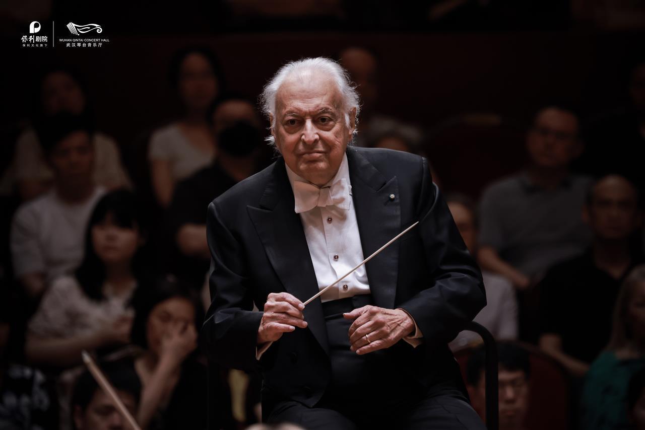 第三次来汉，89岁指挥大师祖宾·梅塔坐着指挥完全场：“我还会再来中国，因为我还年轻！”