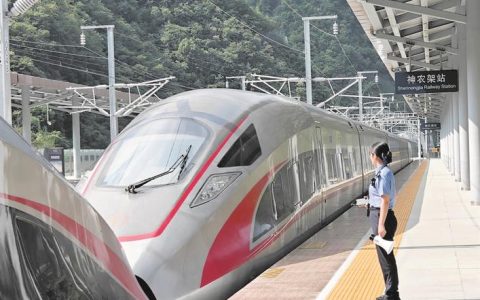 暑运启动半个多月 近4万人到神农架避暑