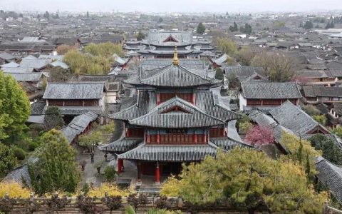 极目锐评丨进丽江古城要交50元，新规真的对游客更有利？