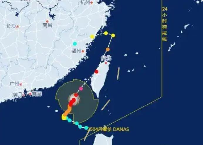 福建等地受台风影响部分列车停运，旅客选择退票处理