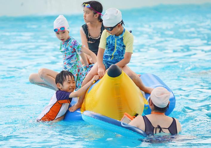 2025年武汉“奔跑吧·少年”夏令营活动启动  40家游泳场馆对中小学生免费