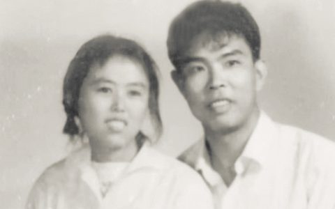 襄阳首对遗体捐献夫妻大爱永续 77岁老人临终践行五年之约 角膜助人重见光明