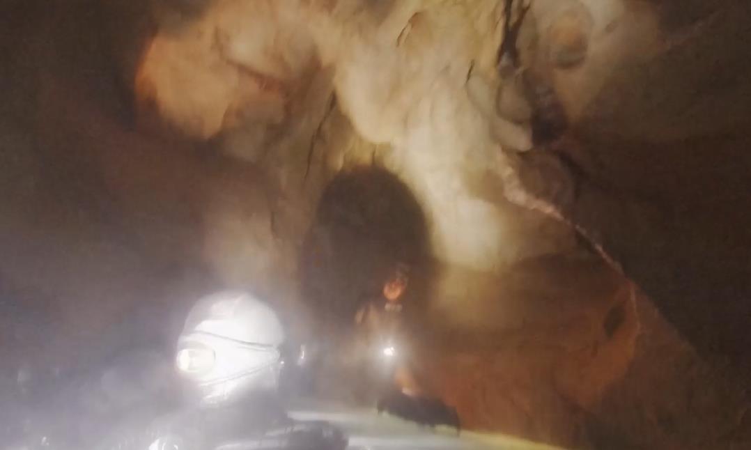 男子潜水失联超4天，在水下9米洞穴获救，救援队：靠喝水存活
