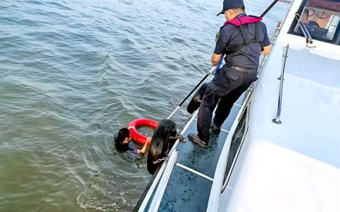 自称在汉口江滩落水随江水沉浮近100公里 六旬婆婆漂了5小时在鄂州获救