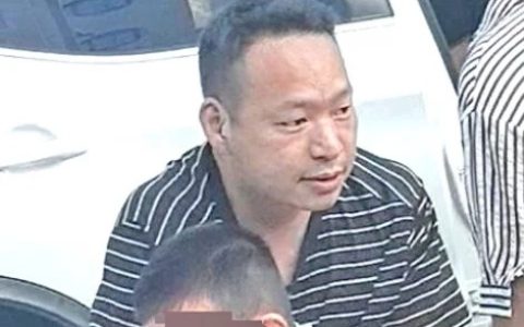 司机发病意识不清一群好人破窗施救 襄阳全网急寻救人“条纹哥”