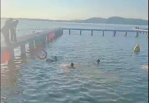 生死救援：18岁青年跳水遇险，东湖义警接力抢回生命