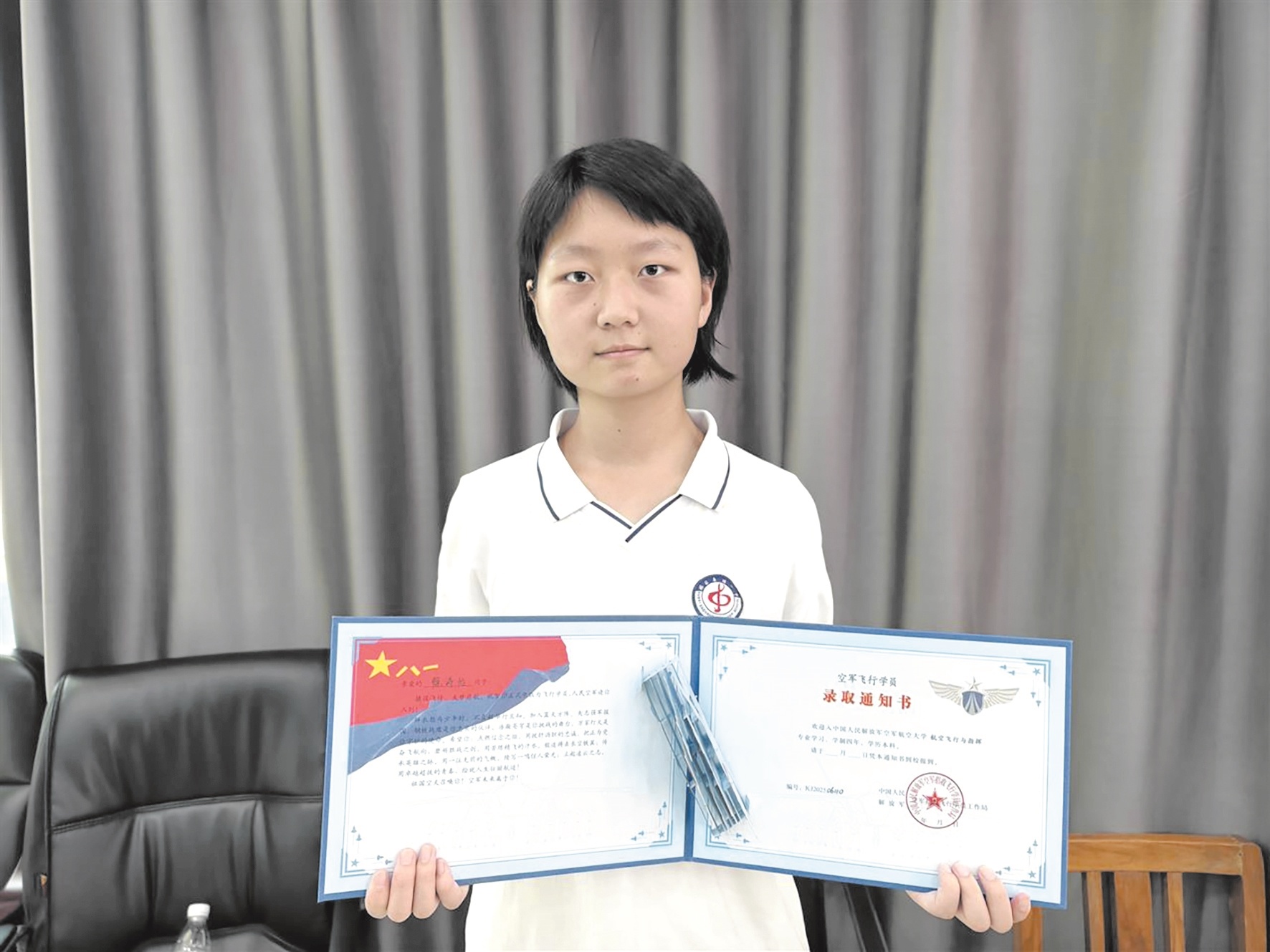 “人民空军请你入列” 聂海胜师妹徐诗怡610分圆梦蓝天