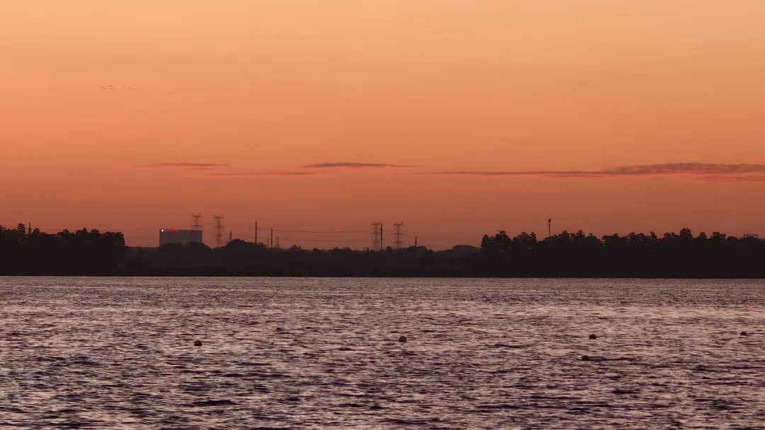 凌晨5点半，武汉上空出现绝美一幕！