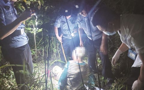 黄石九旬婆婆深夜走失荒草丛中 民警6小时“地毯式”搜寻助脱险