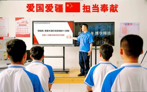 9年4次援疆  舍小家为大家 武汉金牌导师带出多位新疆高徒