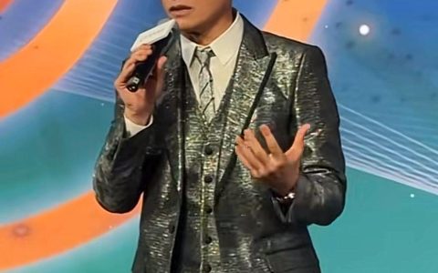 演员吕良伟透露“今年我70岁了”，他成名于1980年版《上海滩》，因驻颜有术备受关注，被评“70岁的小伙子”