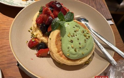 街边摊贩售卖的提拉米苏能买吗？有关部门：应看商家资质、储存条件