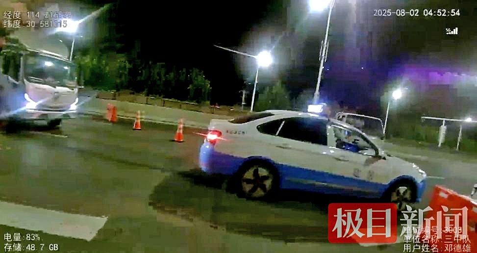 八旬婆婆凌晨突发心脏病 的哥热心送医还拒收车费